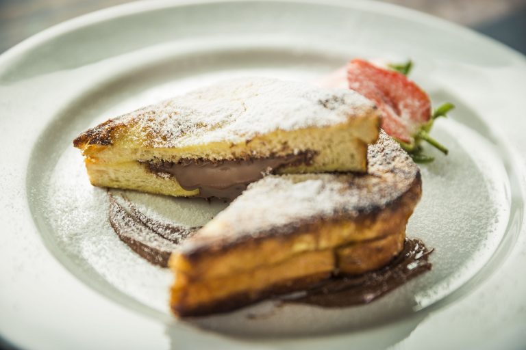 Lips Café, Abu Dhabi ATeam Hospitality Experts Restaurant